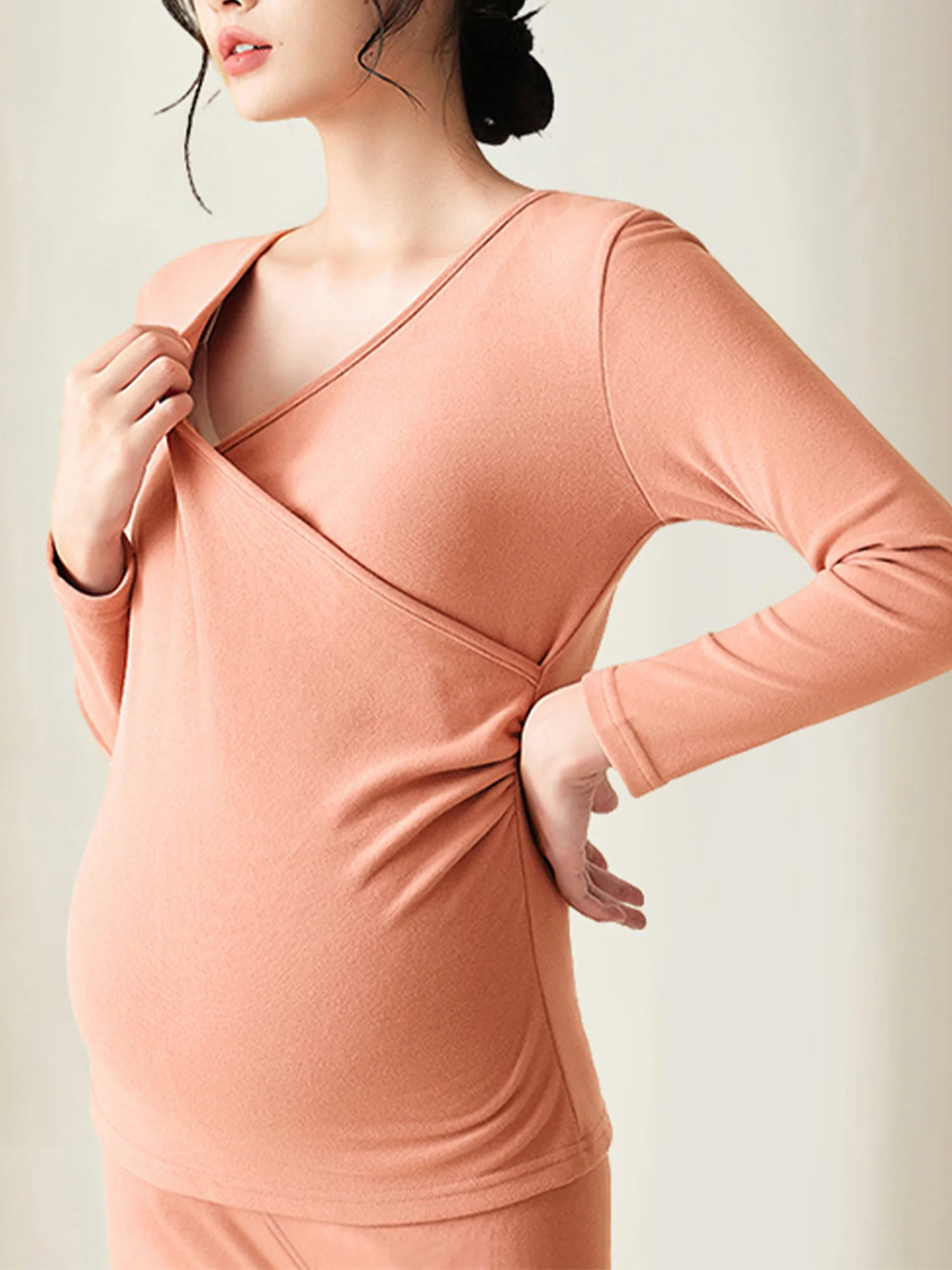 Pijama de lactancia con top fruncido y pantalón térmico - imagen 4