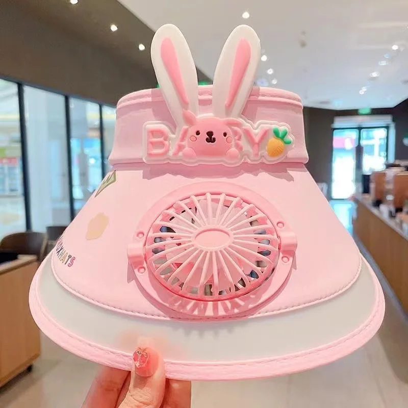 Bebé con sombrero de oso