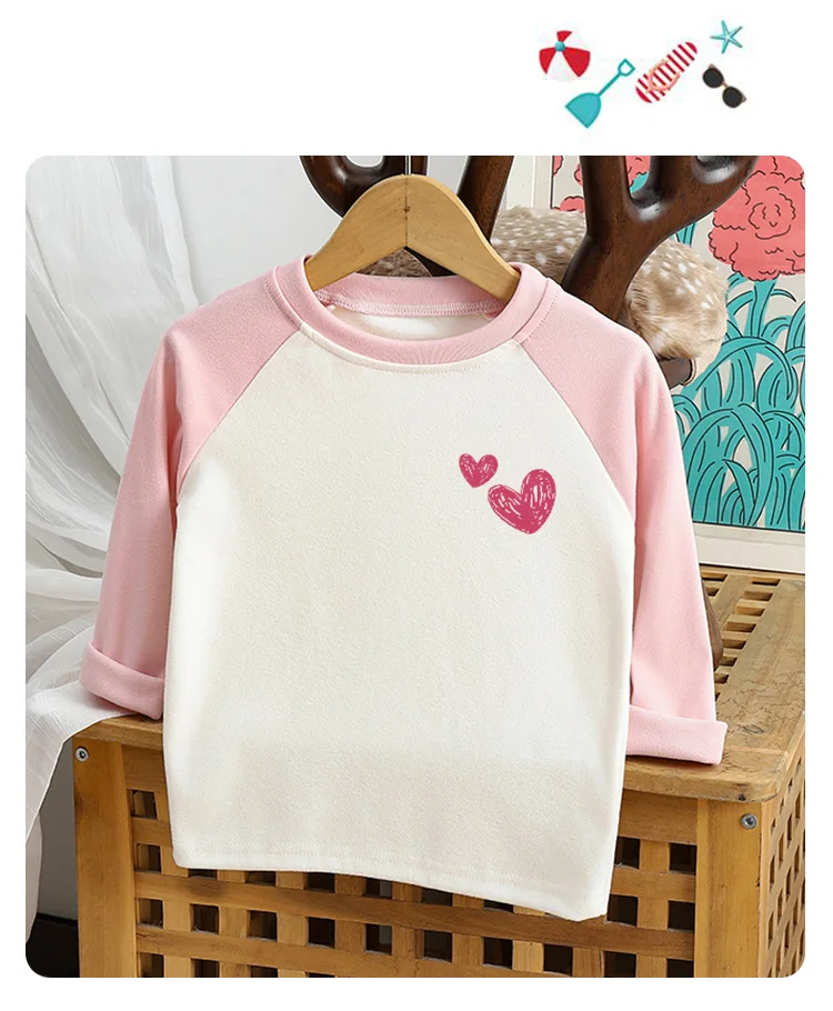 Combinación de la camiseta con otras prendas infantiles de otoño