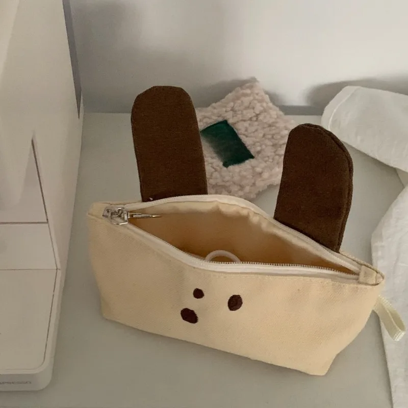 Bolsa abierta mostrando el interior