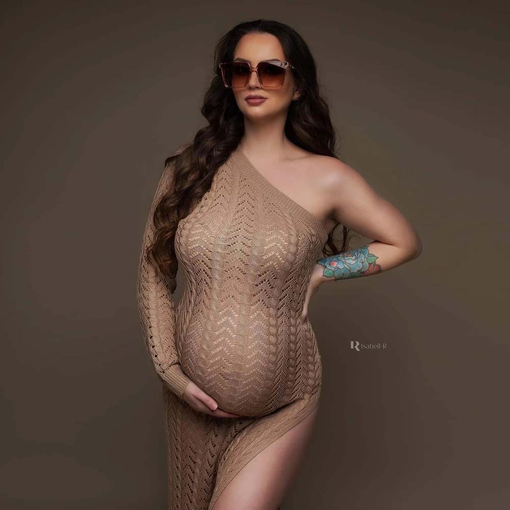 Vestido largo de punto maternidad con hombros descubiertos - imagen 4