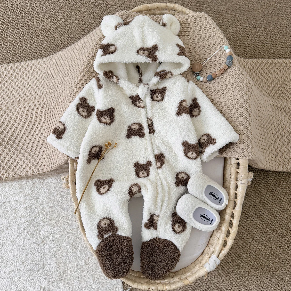 Pelele de felpa con capucha y cremallera para niña en invierno - imagen 3