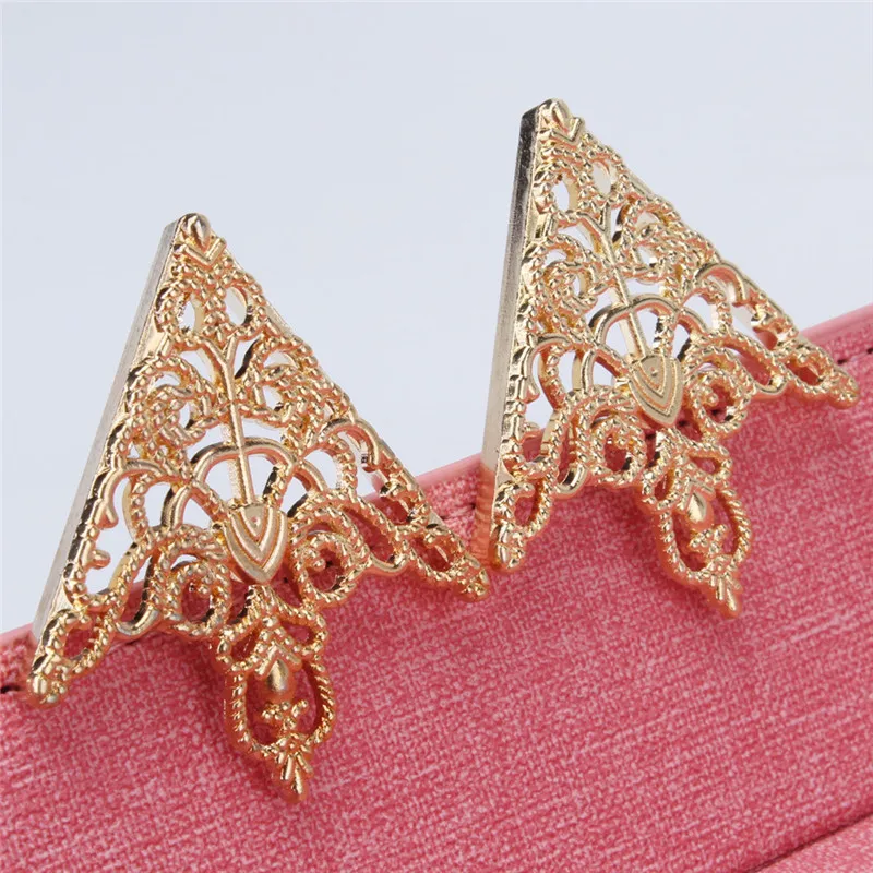 Broche infantil decorativo para ropa de bebé – Diseño dorado para cuello - imagen 4