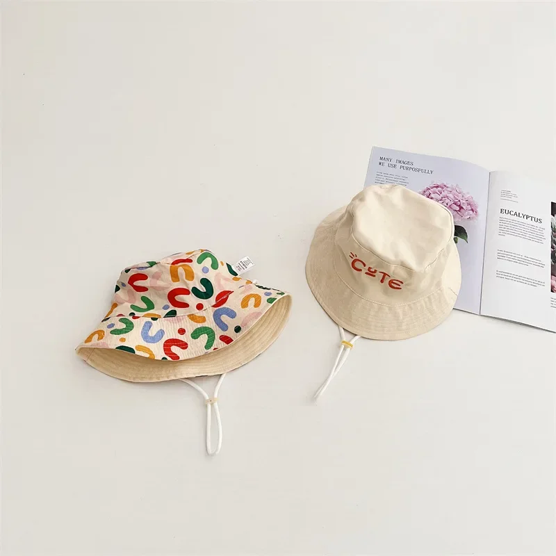 Sombrero de cubo reversible para bebé con letras bordadas - imagen 4