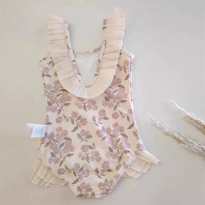 Bañador infantil de niña: una pieza con estampado veraniego - imagen 3