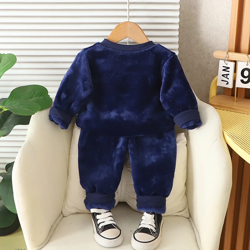 Pijama de lana para bebés: invierno cálido y cómodo