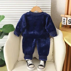 Pijama de lana para bebés: invierno cálido y cómodo
