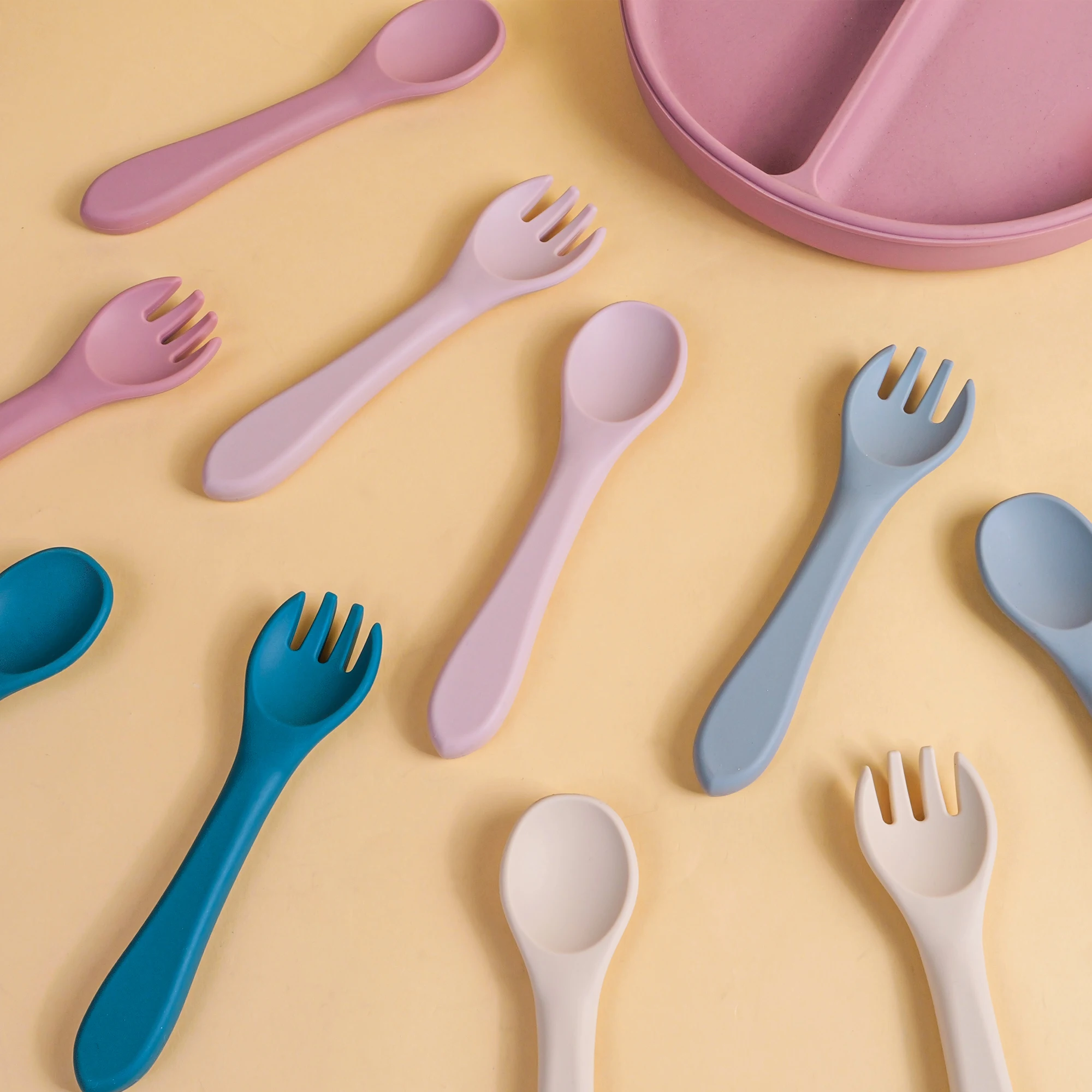 Cucharas y tenedores de silicona para bebés – Entrenamiento sin BPA - imagen 3