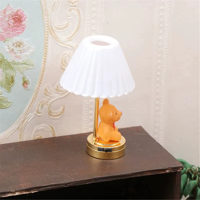 Detalle de lámpara miniatura en dormitorio