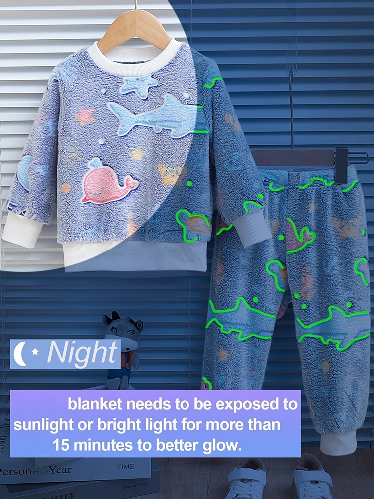 Pijama de invierno de bebé en felpa suave con cierre frontal práctico - imagen 3