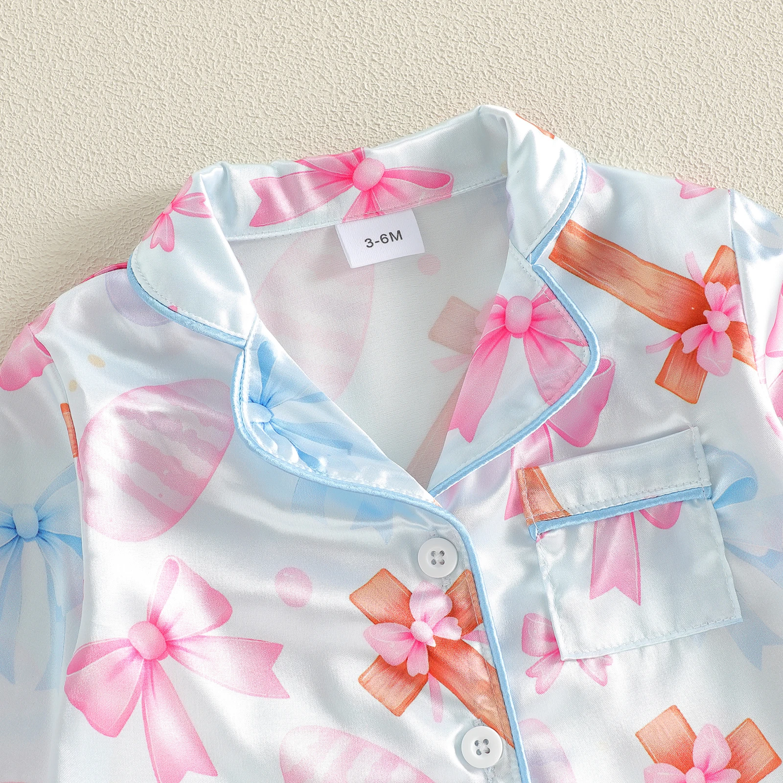 Pijama de satén para niña manga larga con botones y conejitos - imagen 2