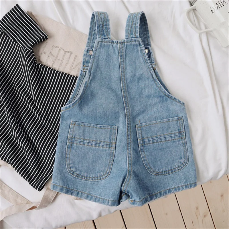 Pantalones cortos con tirantes vaqueros para niños y niñas