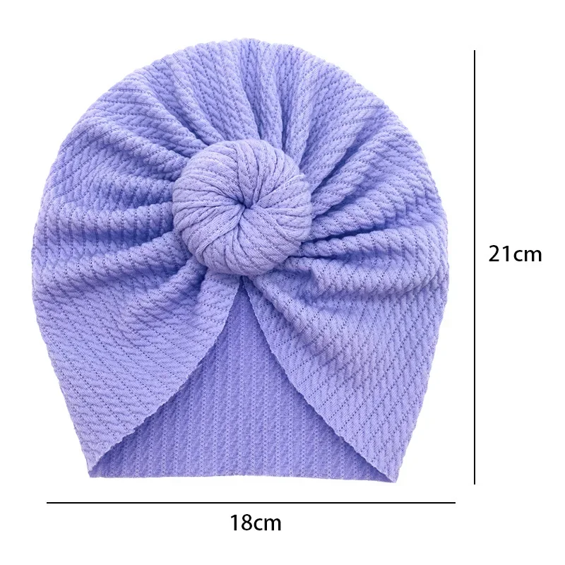 Gorro con lazo en detalle