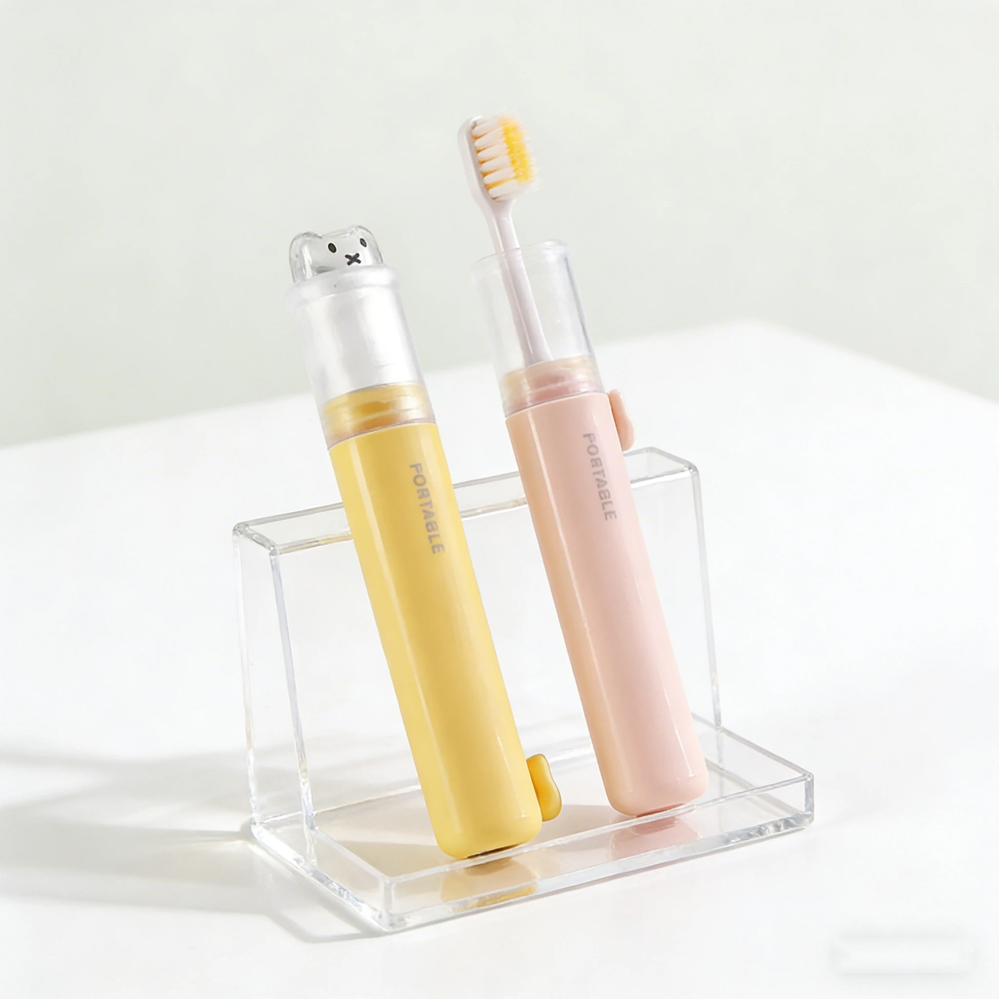 Cepillo de dientes plegable portátil con cerdas suaves y funda oso