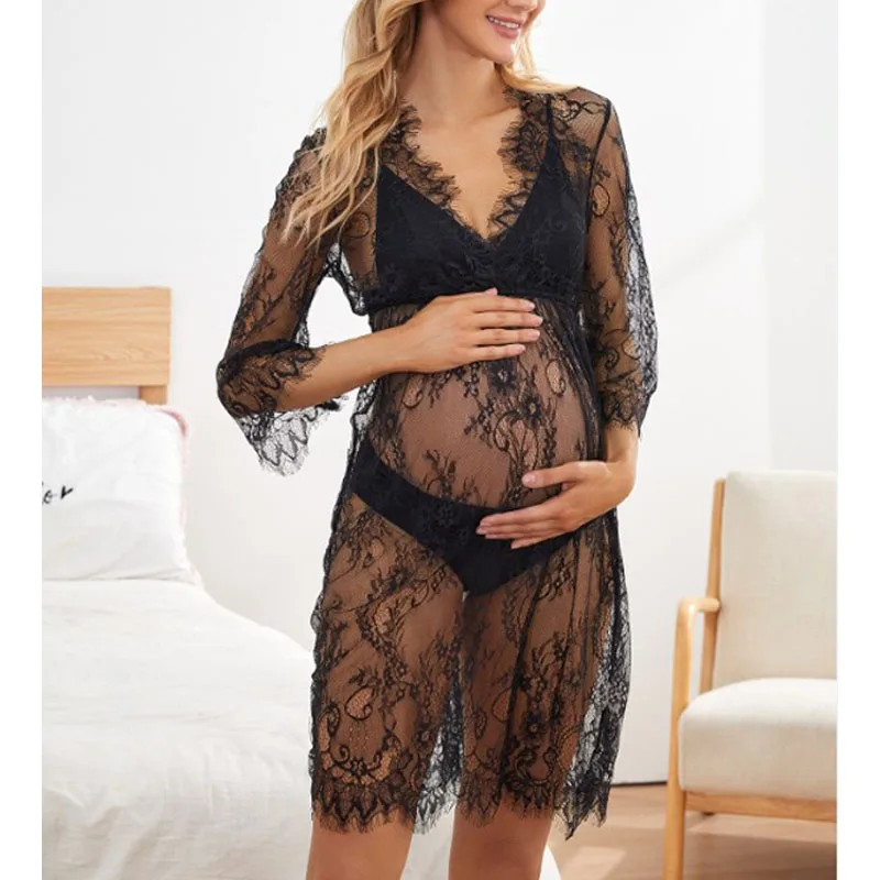 Vestido de maternidad dorado para sesión de fotos con bata - imagen 3