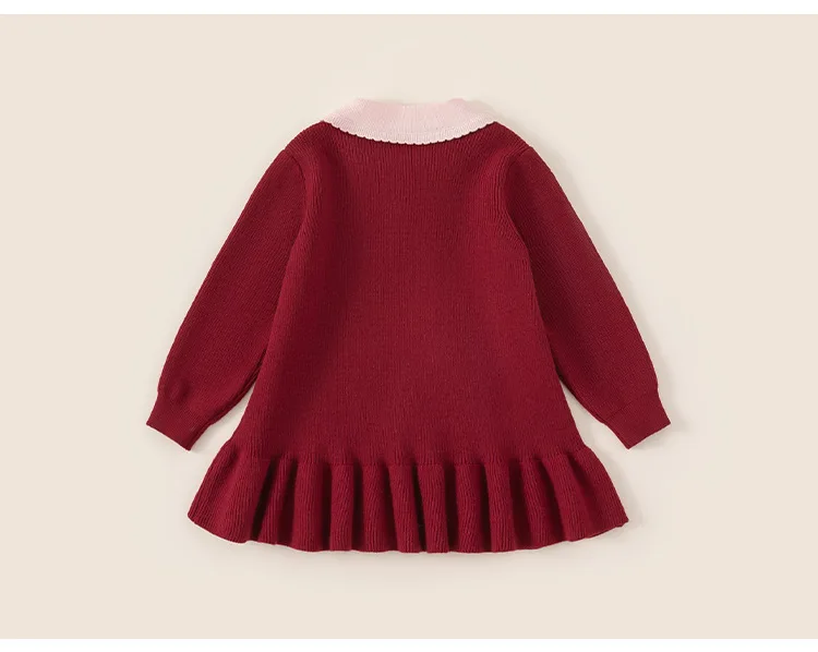Look completo de vestido de princesa infantil en color rojo