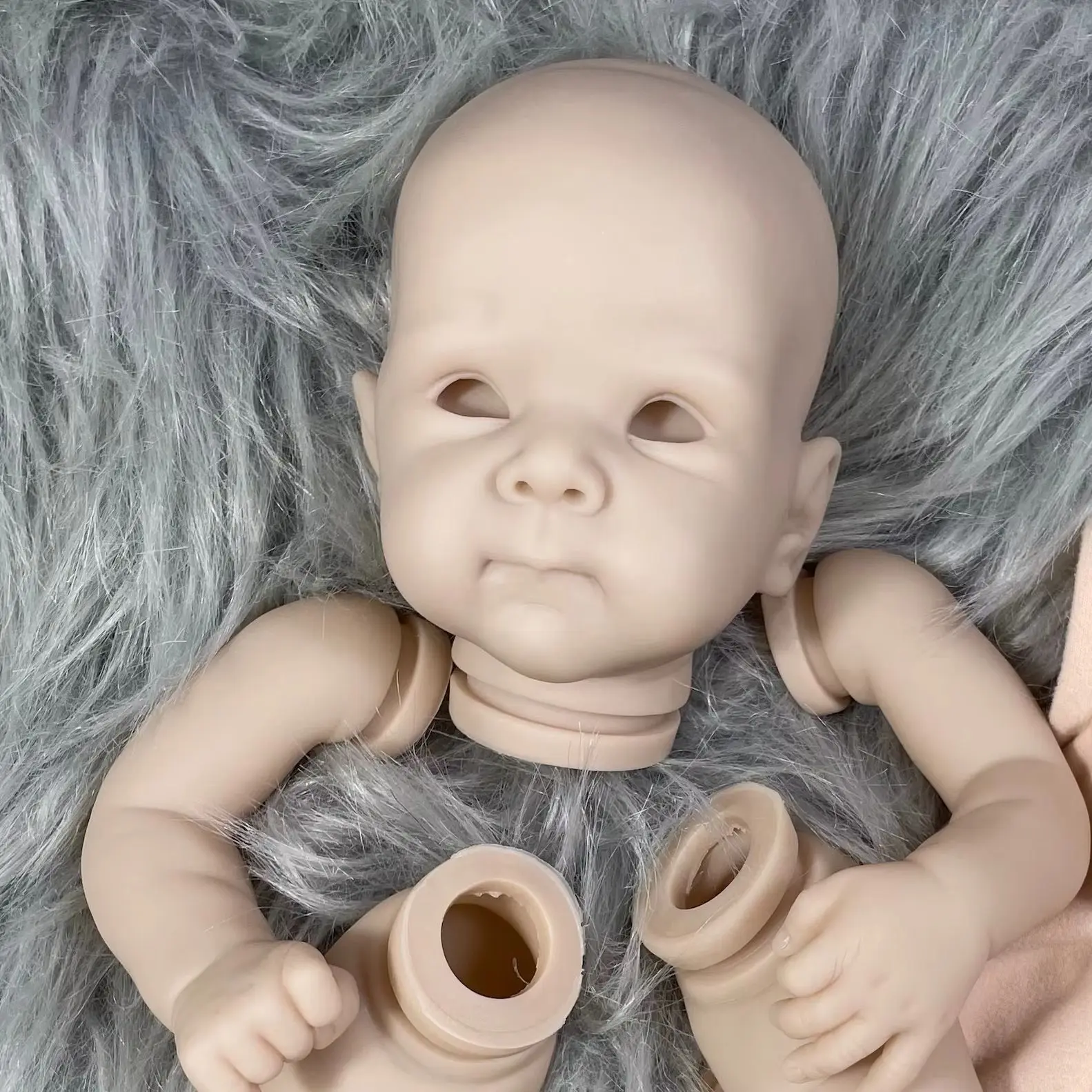 MRB Bettie - Muñeca reborn de vinilo realista con cuerpo de tela - imagen 2
