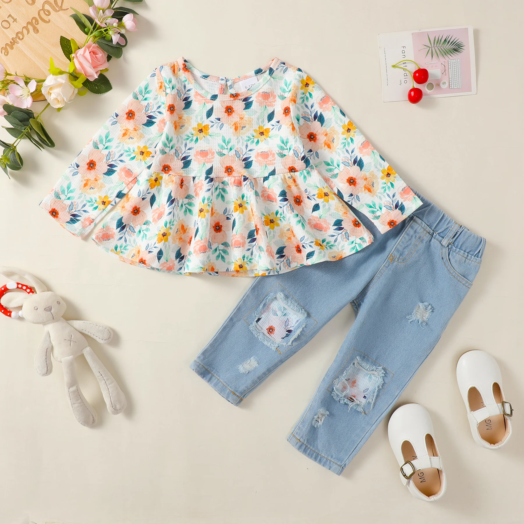 Vaquero infantil con camiseta floral - Primavera