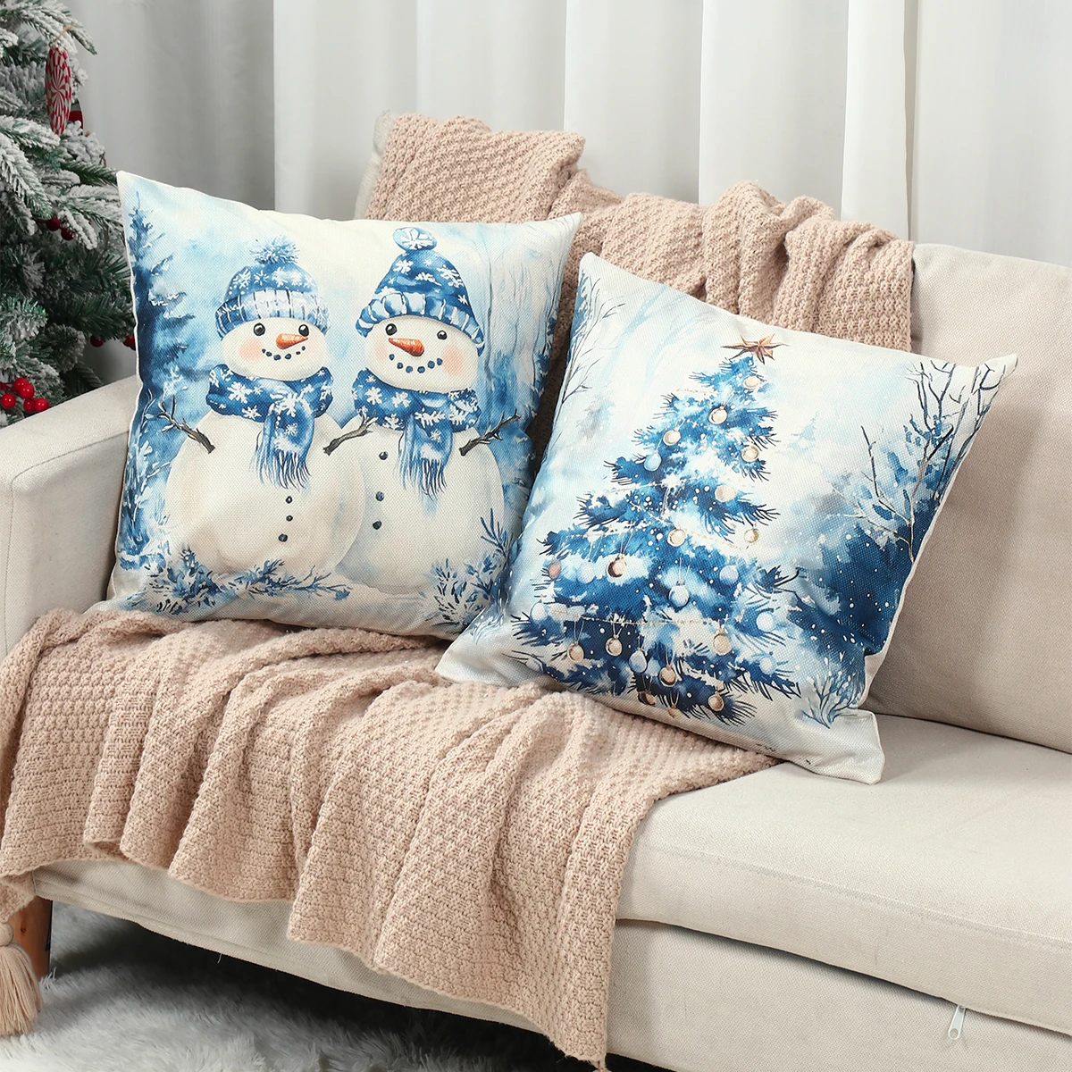 Funda de almohada navideña con Papá Noel y decoración festiva - imagen 5
