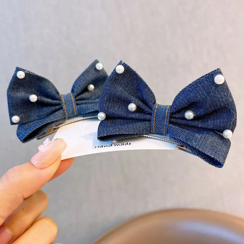 Lazo denim y clip para el cabello