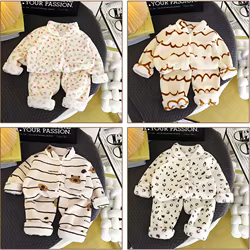 Pijama de franela infantil con estampado dibujos animados