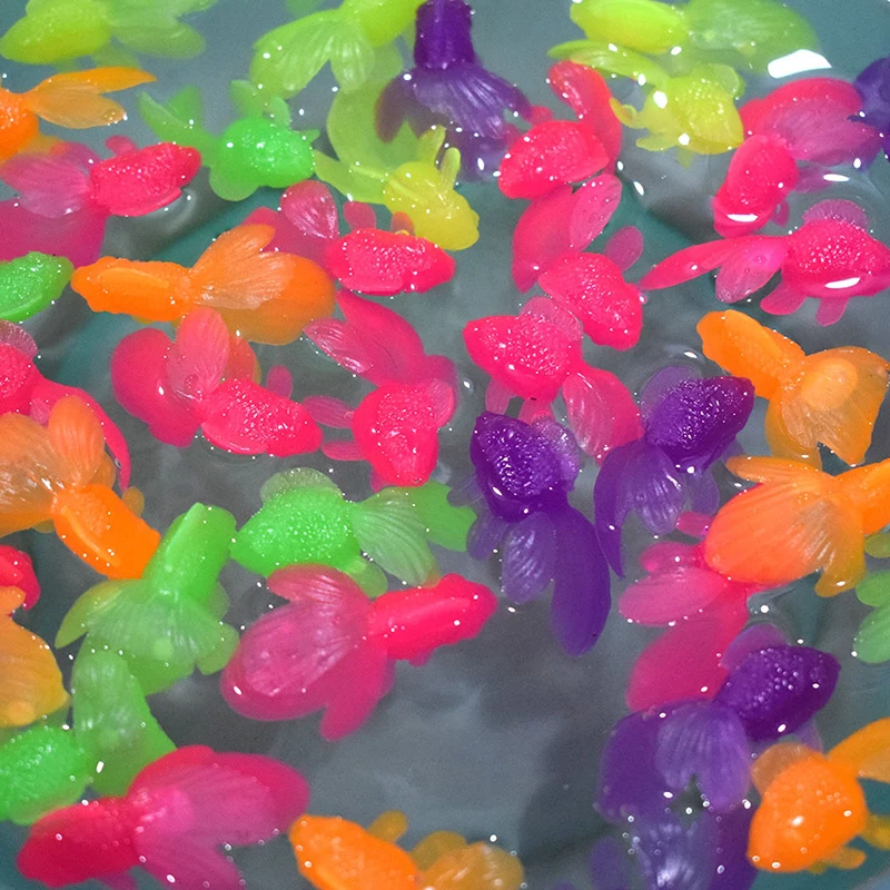 Peces dorados artificiales para acuario de goma