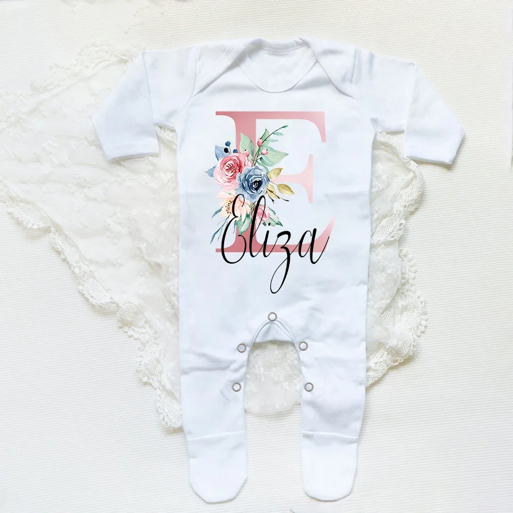 Pijama personalizado de bebé con inicial floral, regalo nacimiento - imagen 5