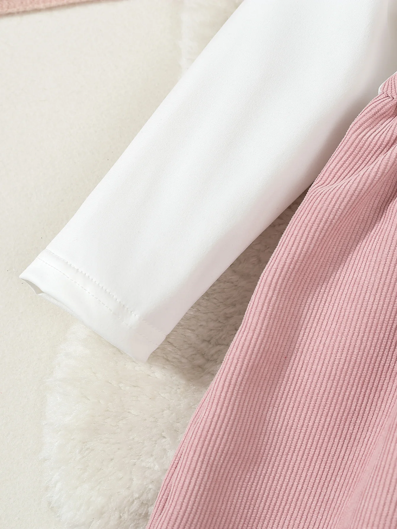 Vestido de pana para niña con mangas volantes y bordados gatunos - imagen 4