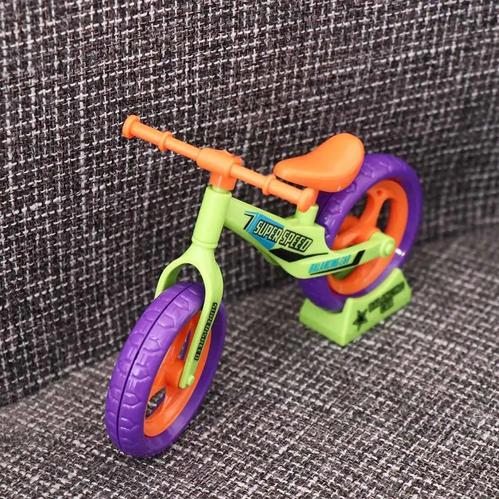 Bicicleta de juguete de equilibrio de plástico modelo rábano - imagen 2