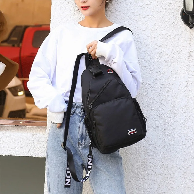 Bolso maternidad bandolera multifuncion con puerto para auriculares - imagen 4
