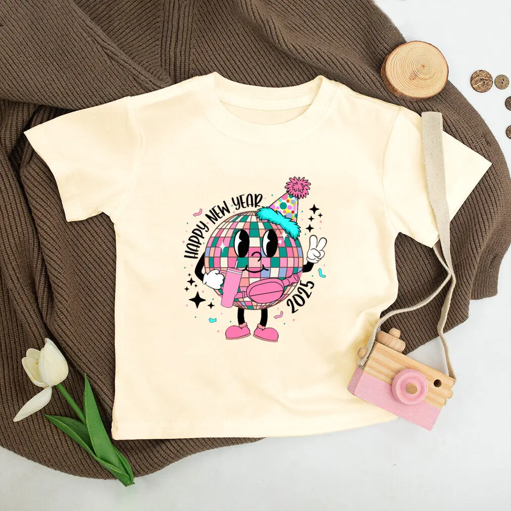 Variantes de color de la camiseta infantil festiva