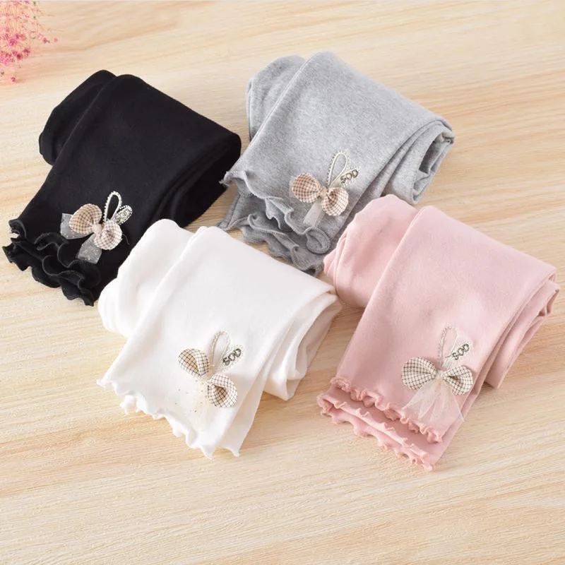 Leggings con lazo combinados con body o camiseta básica
