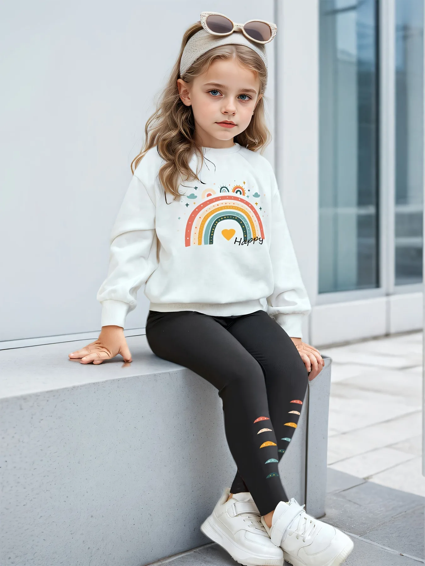 Textura y detalles del tejido del conjunto deportivo para niñas