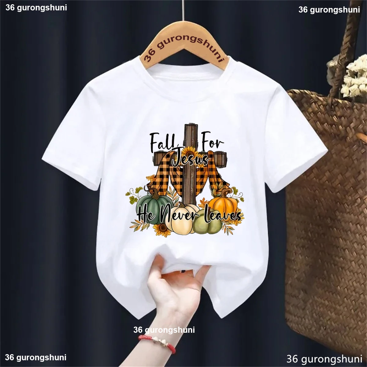 Camiseta infantil algodón He Never Leaves Jesús para niños y niñas - imagen 4