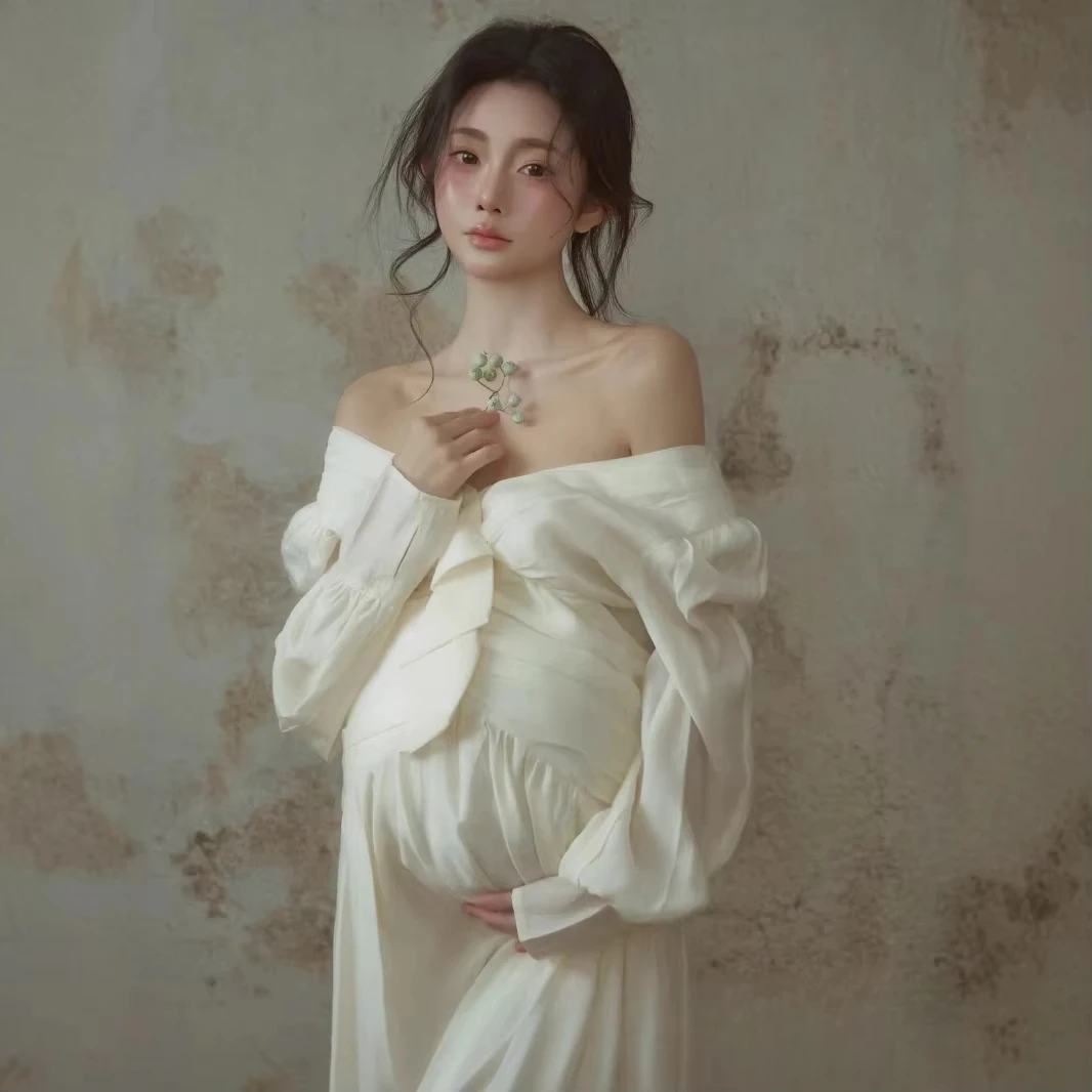 Vestido de maternidad blanco para fotos en estudio, elegante - imagen 4