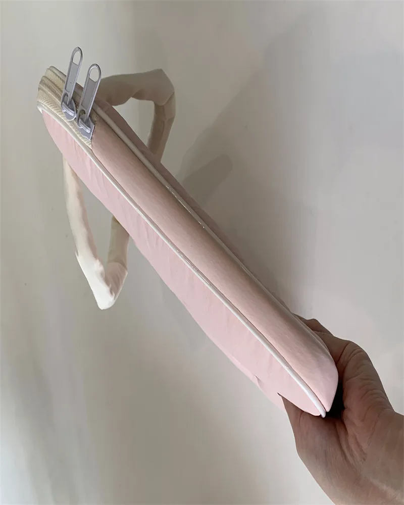 Funda con detalle del bordado