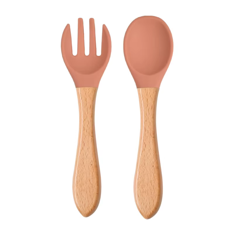 Cubiertos para bebé: cuchara y tenedor de madera con silicona sin BPA - imagen 5
