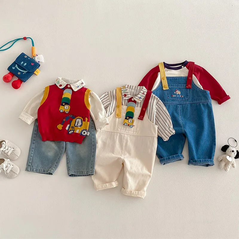 Conjunto de ropa de primavera infantil con vehículos y detalles - imagen 2