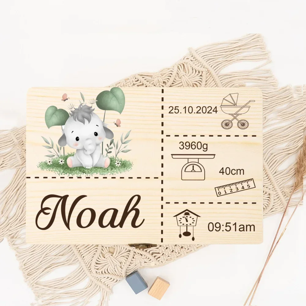 Caja de recuerdos para bebé con safari en madera personalizada - imagen 5