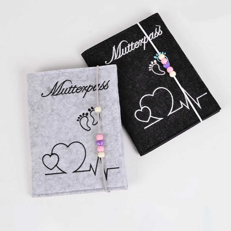 Funda para pasaporte alemán de fieltro artesanal y tarjetas del bebé - imagen 2