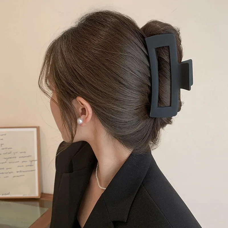 Pinza de pelo garra cangrejo negra elegante acrílico - imagen 2