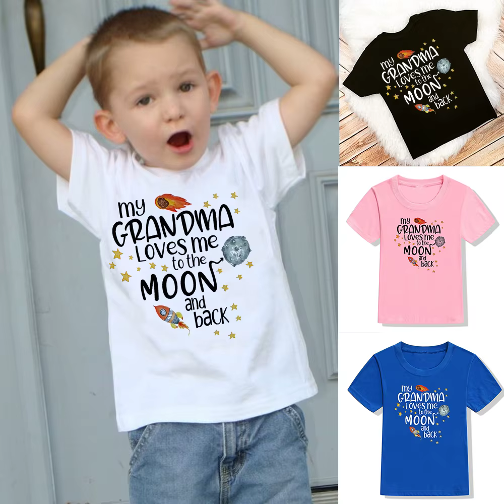 Camiseta niño manga corta con print "Mi abuela me ama hasta la luna" - imagen 5