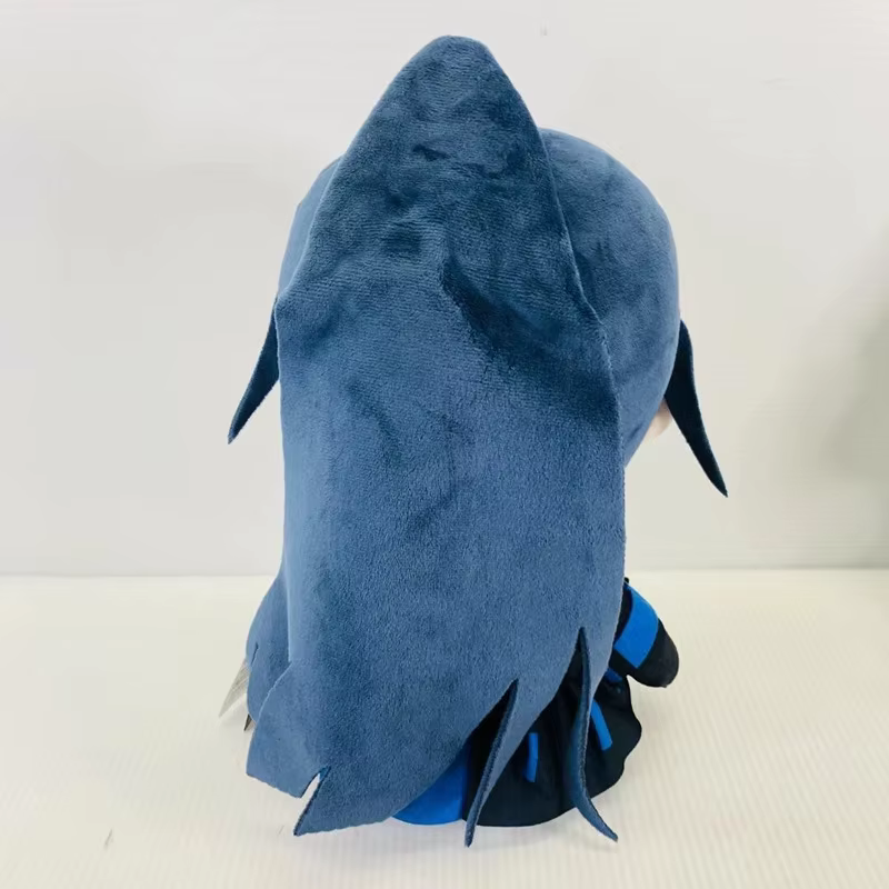 Peluche kawaii como decoración de escritorio