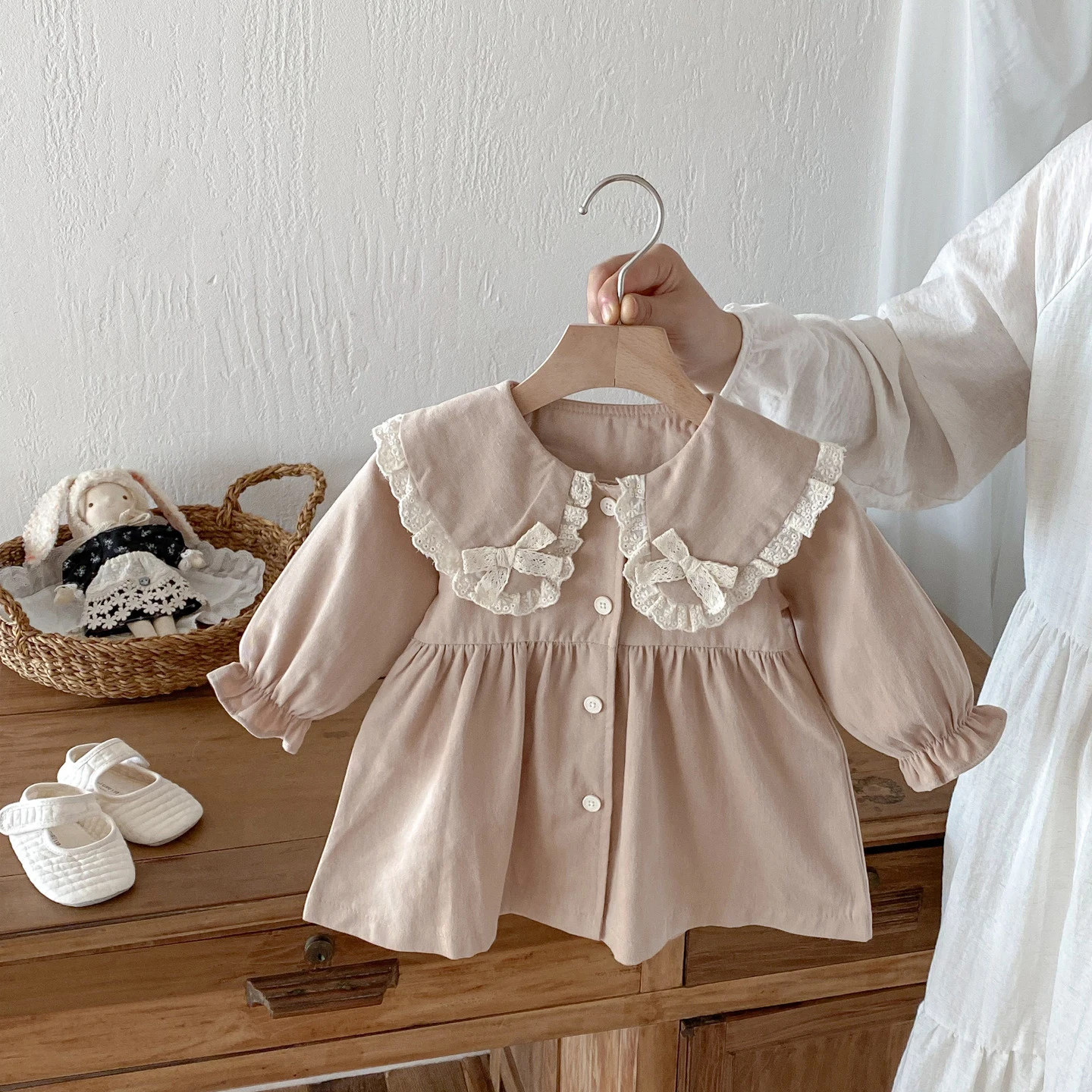 Abrigo para niña con cuello de encaje estilo vintage - imagen 5