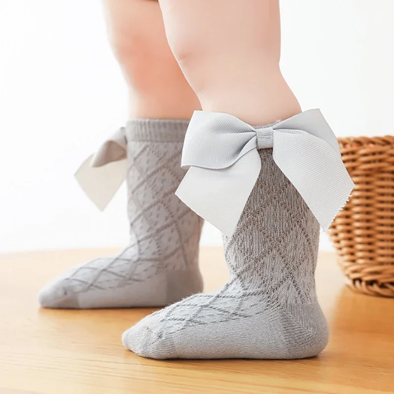 Calcetines tobilleros blancos con lazo para bebé recién nacido - imagen 2