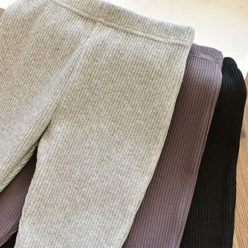 Leggings acampanados con bordado de corazón para niñas - imagen 4