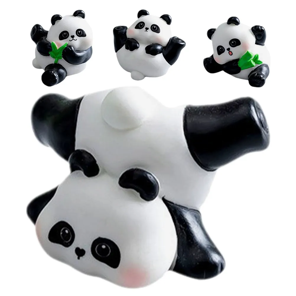 Mini pandas de resina en detalle