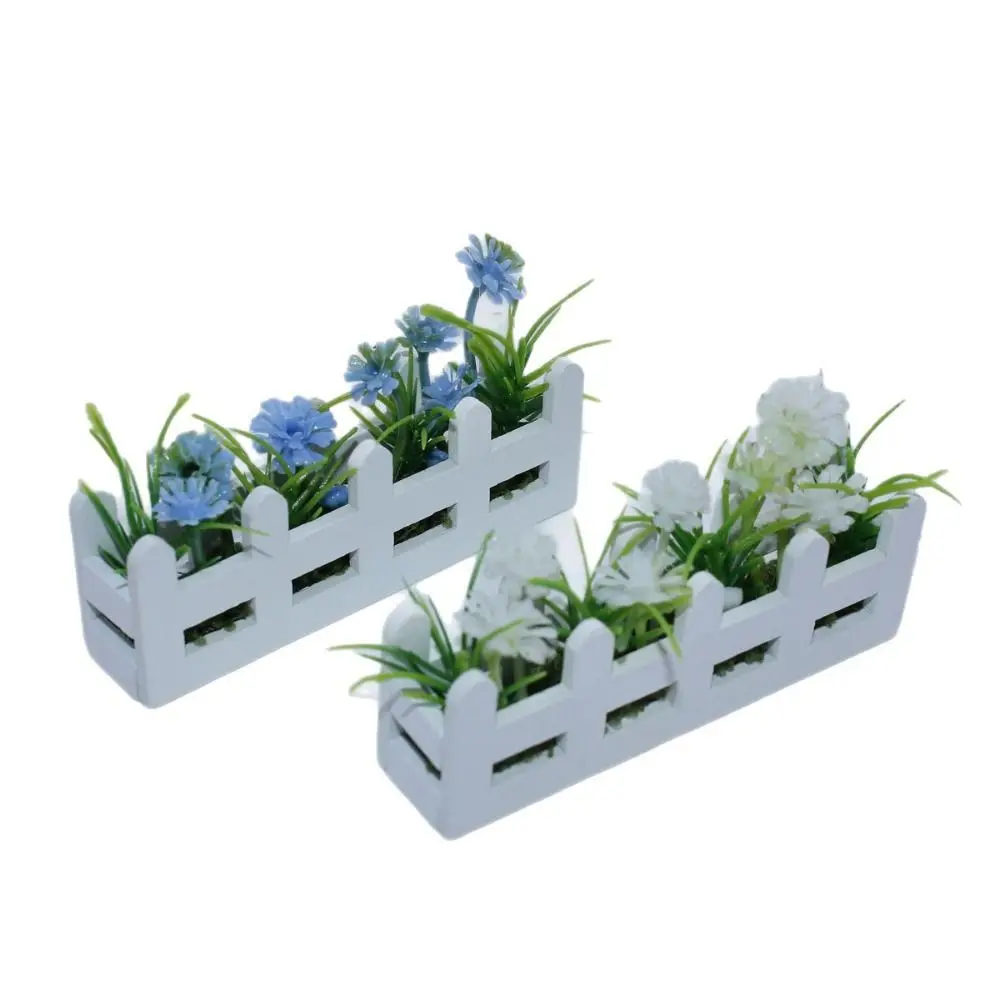 Casa de muñecas con jardín y valla de flores artificiales realistas - imagen 4