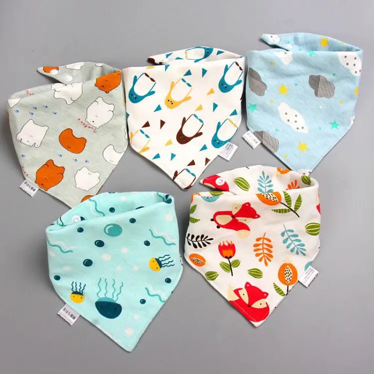 Baberos triangulares dobles con estampado de dibujos animados