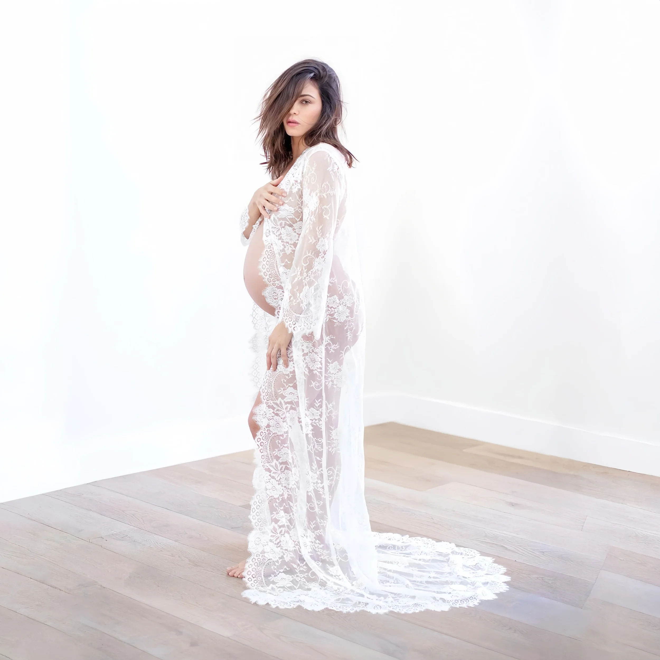 Vestido de maternidad largo con encaje blanco para sesiones
